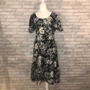 Travel Elements Dress Black with White Flowers